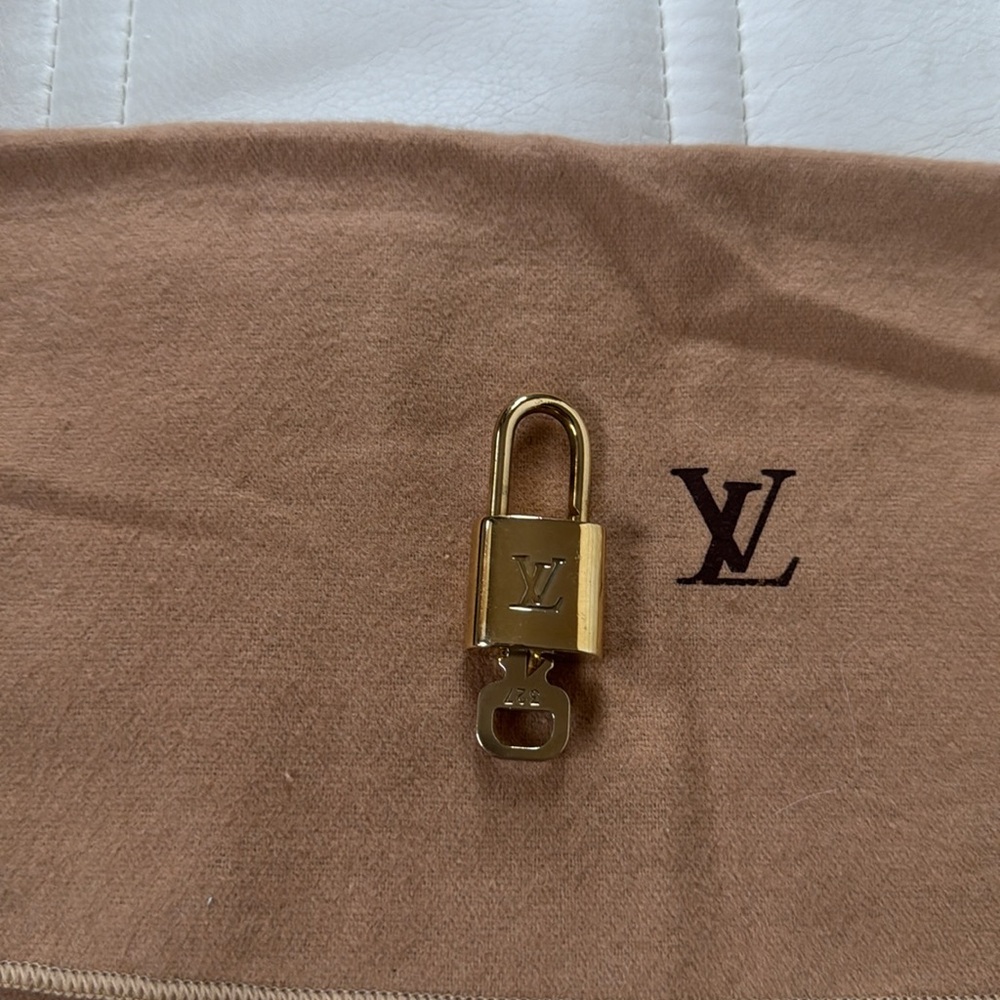 Louis Vuitton Lock and Key# 313, 318, 314, 323 & 327 - Picture 2 of 8